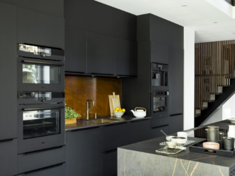 mørke AUBO kjøkken