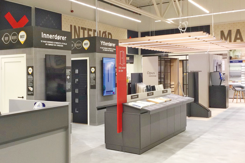 Egen interiøravdeling med utvalg av maling, gulv og listverk.