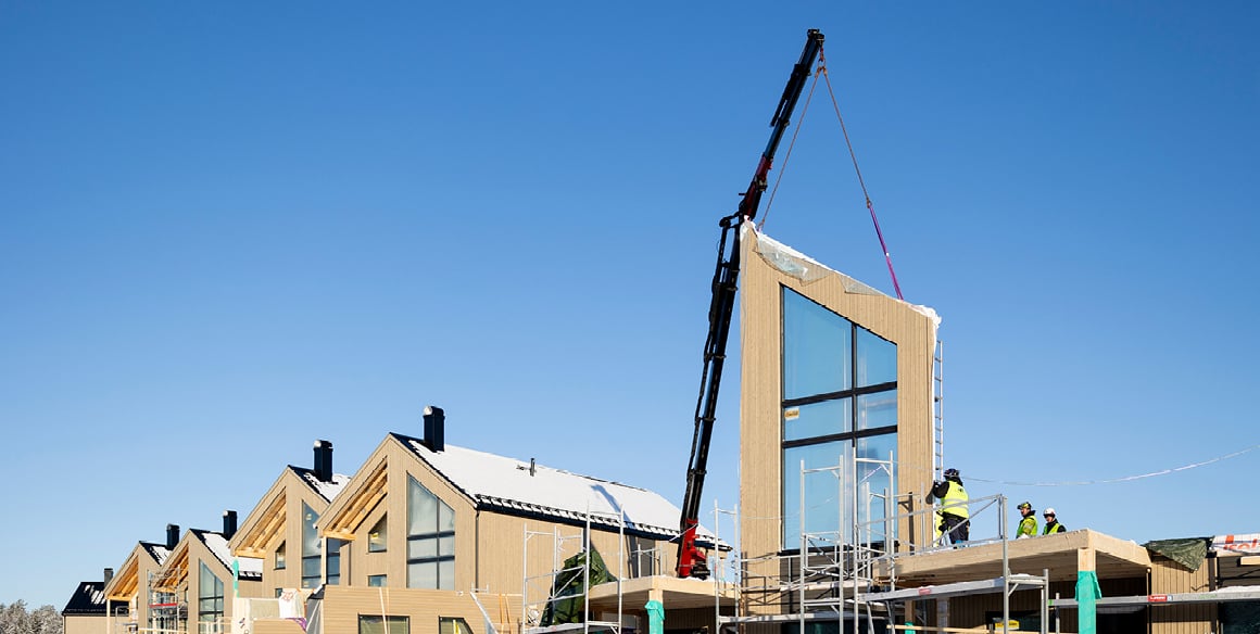 Bygger med elementer for første gang Elementer fra Woodfab gir Bygdesnekker’n bedre flyt, kortere byggetid og full kontroll på leveransene.