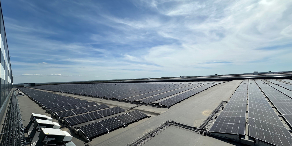 Optimera har åpnet et av Norges aller største solcelleanlegg