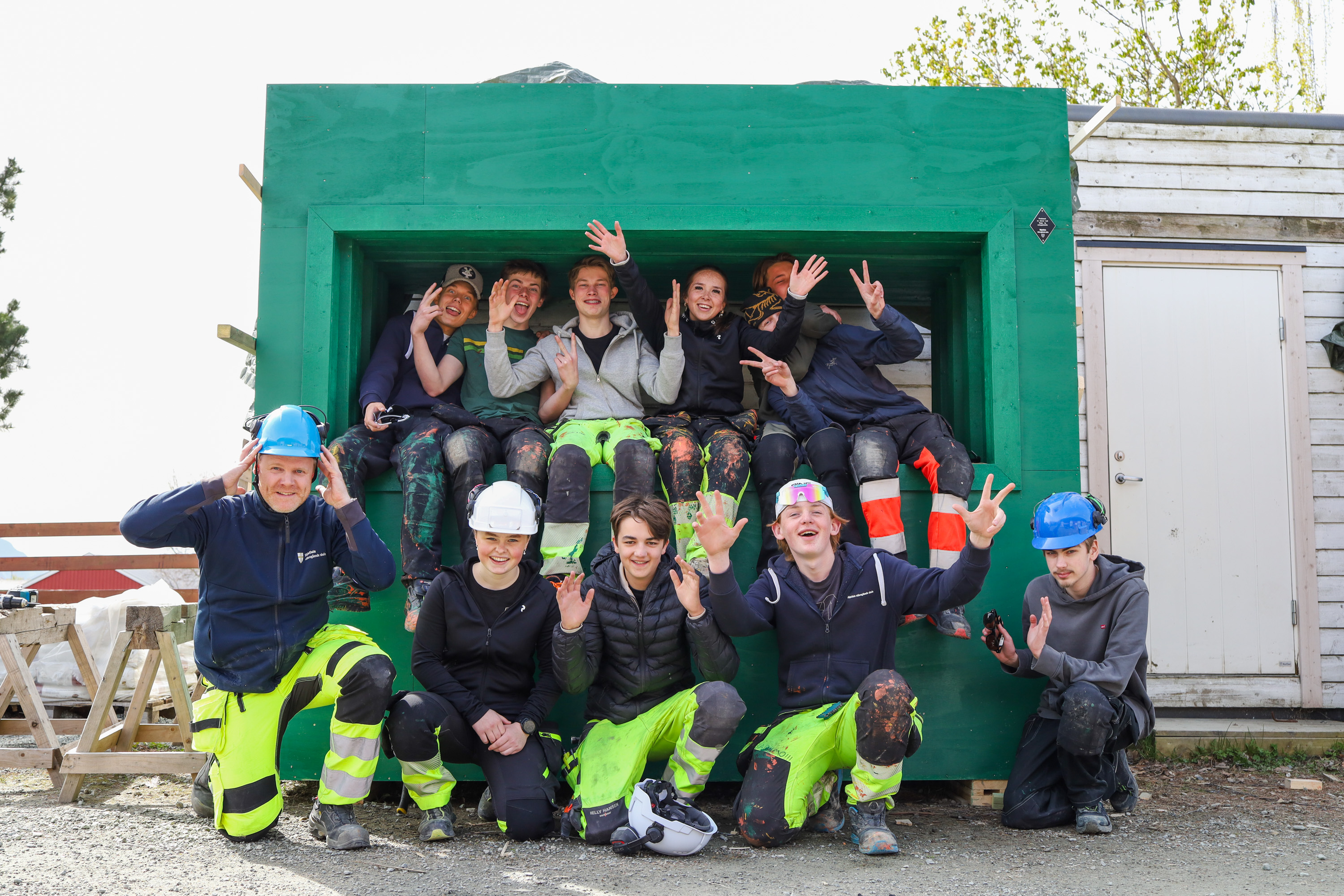Skoleelever bygger kulisser for 60.000 festivalgjester