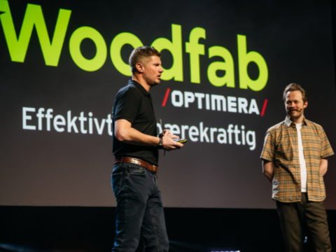 Optimera Byggsystemer har nå fått navn Woodfab. Her ser du direktør for Woodfab Ståle Sagstuen presentere verdensnyheten på Opptur 2024.