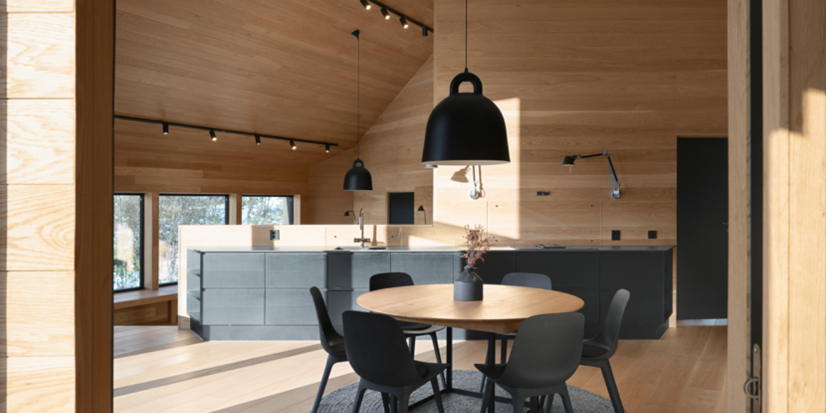Stue i panel i heltre eik fra Combiwood Barkevik.