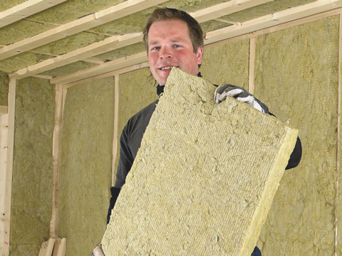 Ansatt i Rockwool med flexi a-plate