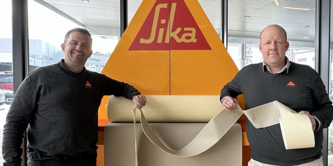 Ansvarlige fra Sika fremviser produktet SikaProof® A+.
