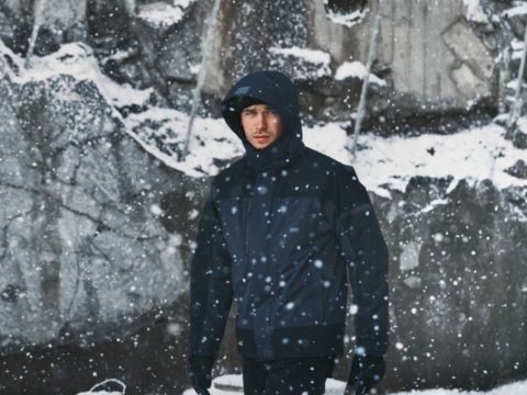 Kle deg riktig på arbeidsplassen når temperaturene faller med gode arbeidsklær fra Snickers, Mascot og Timbra